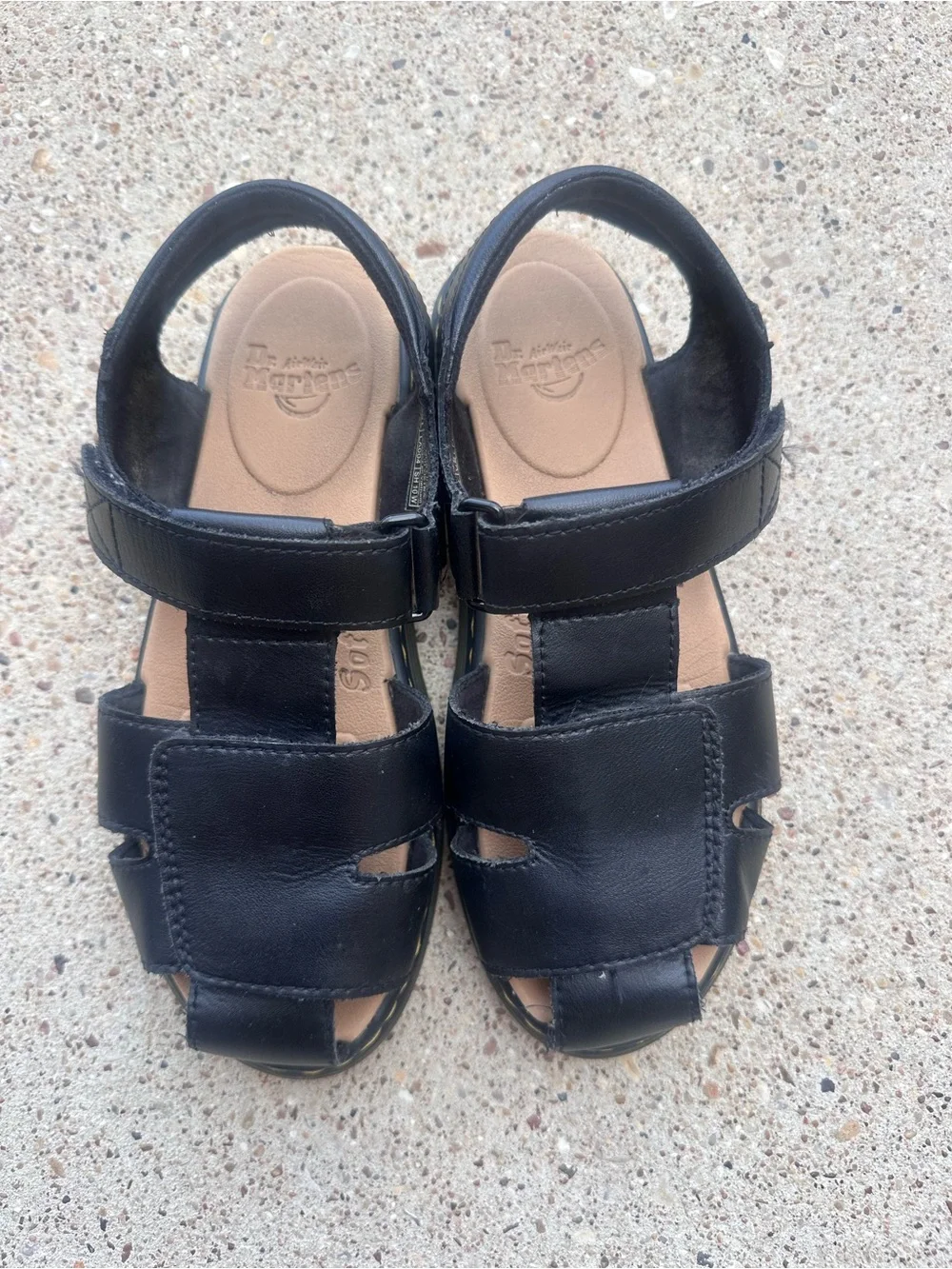Dr. Martens Moby II J Sandals Doc Martens Black / Used Children’s Size 5 (A9)